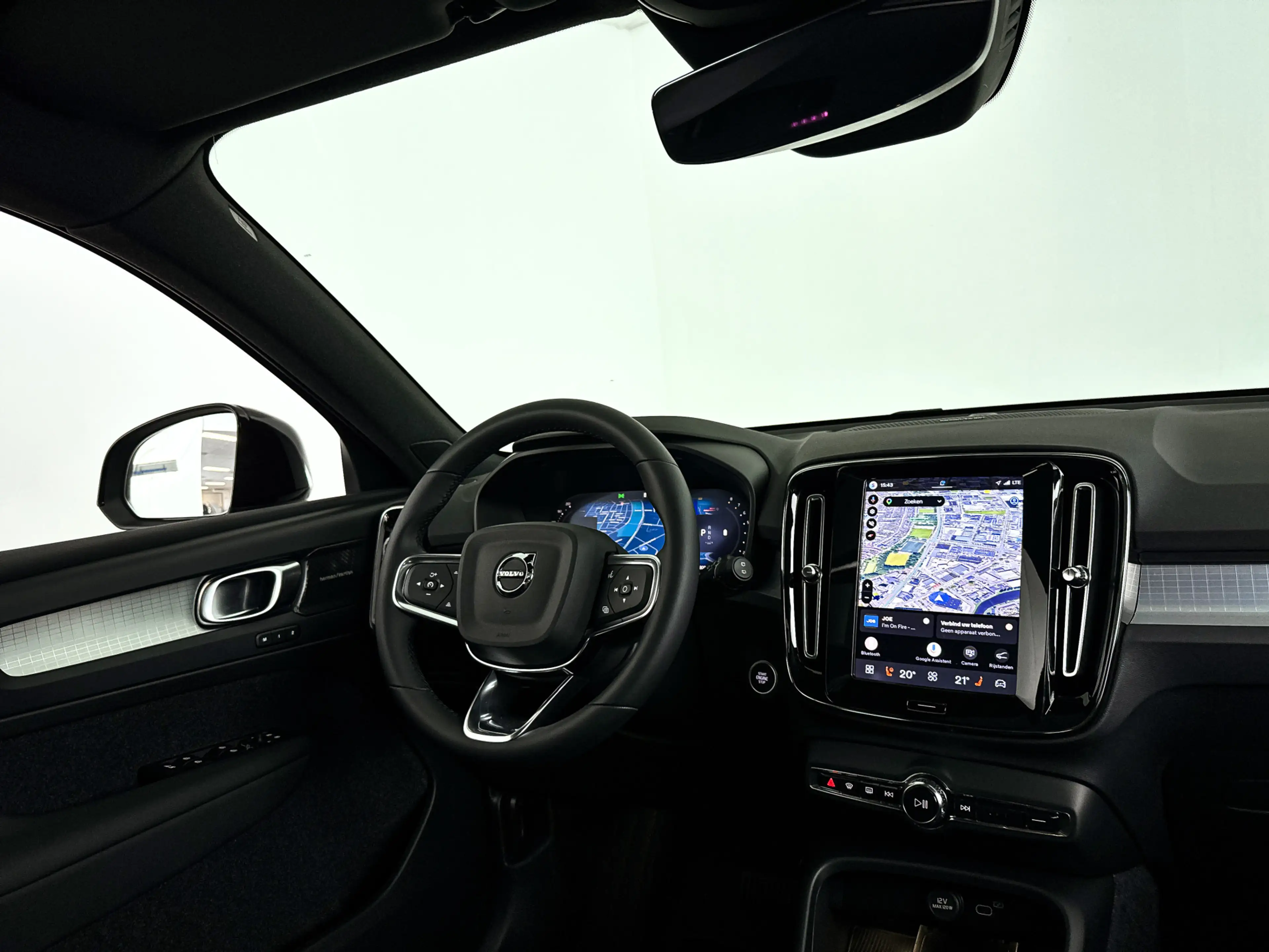 Volvo XC40 B4 Plus Dark | Panoramadak | 360° camera | Harman — photo 3