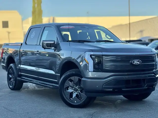 Ford F 150 Lightning Lariat, neuwertig, Top-Gelegenheit!
