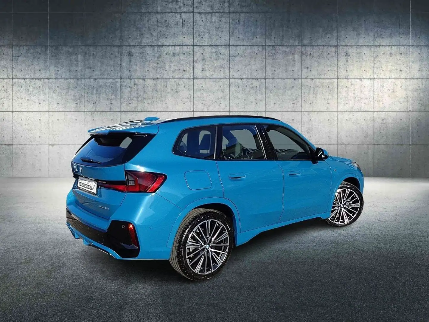 BMW X1 sDrive20i MSportp.,20",Nav,HUD,LED,ACC,AHK Bleu - 2