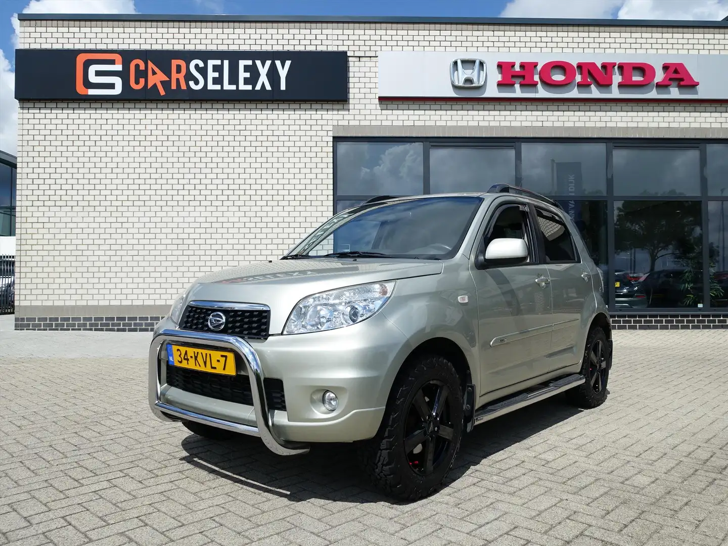 Daihatsu Terios 1.5 2WD AUTOMAAT Expedition + Zeer veel Opties Beige - 1
