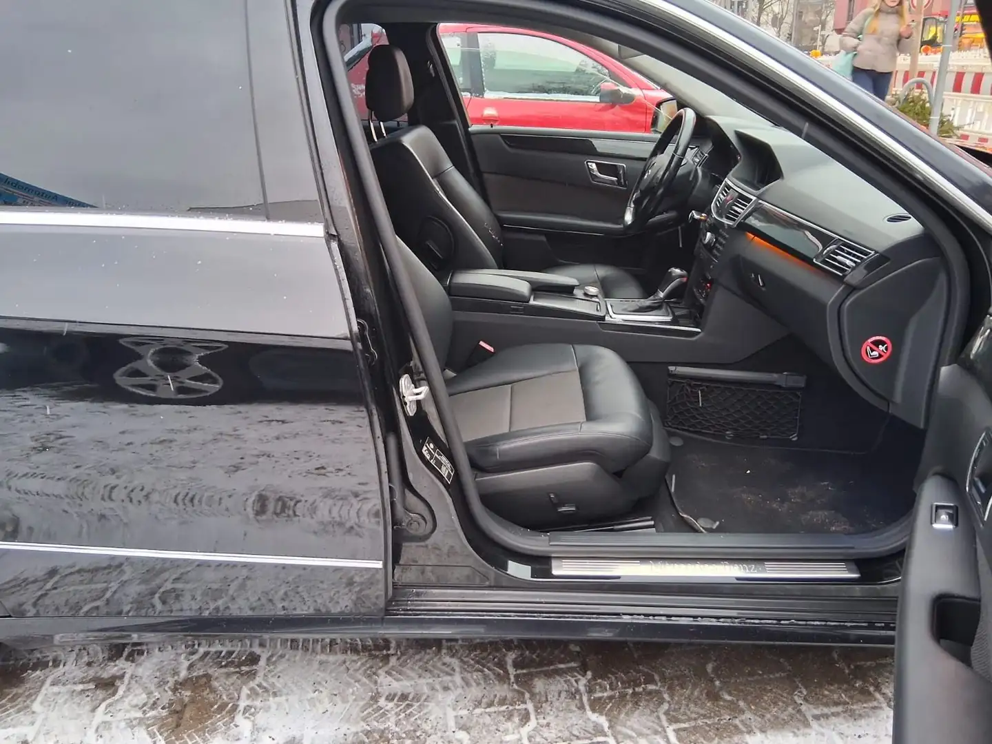 Mercedes-Benz E 250 E Limousine CGI BlueEfficiency/TÜVN NEU24 Schwarz - 2
