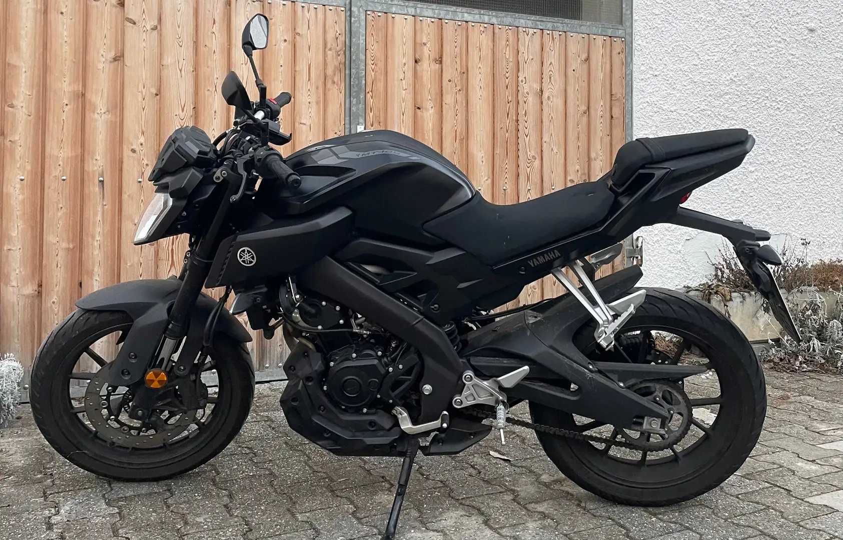 Yamaha MT-125 Schwarz - 1