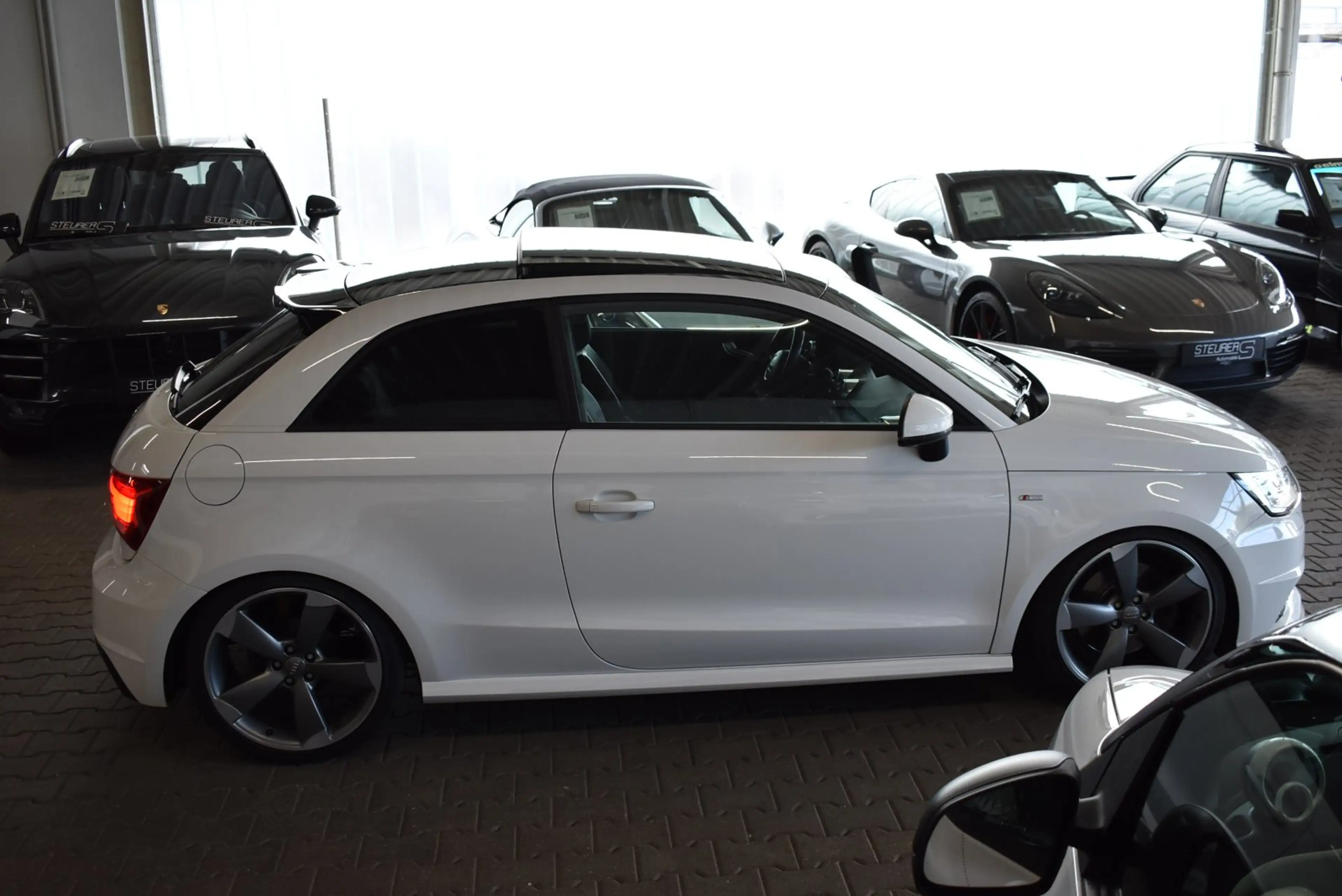 Audi A1 1.8 TFSI sport S-Line Xenon 18 Zoll Rotor Panodach — photo 7