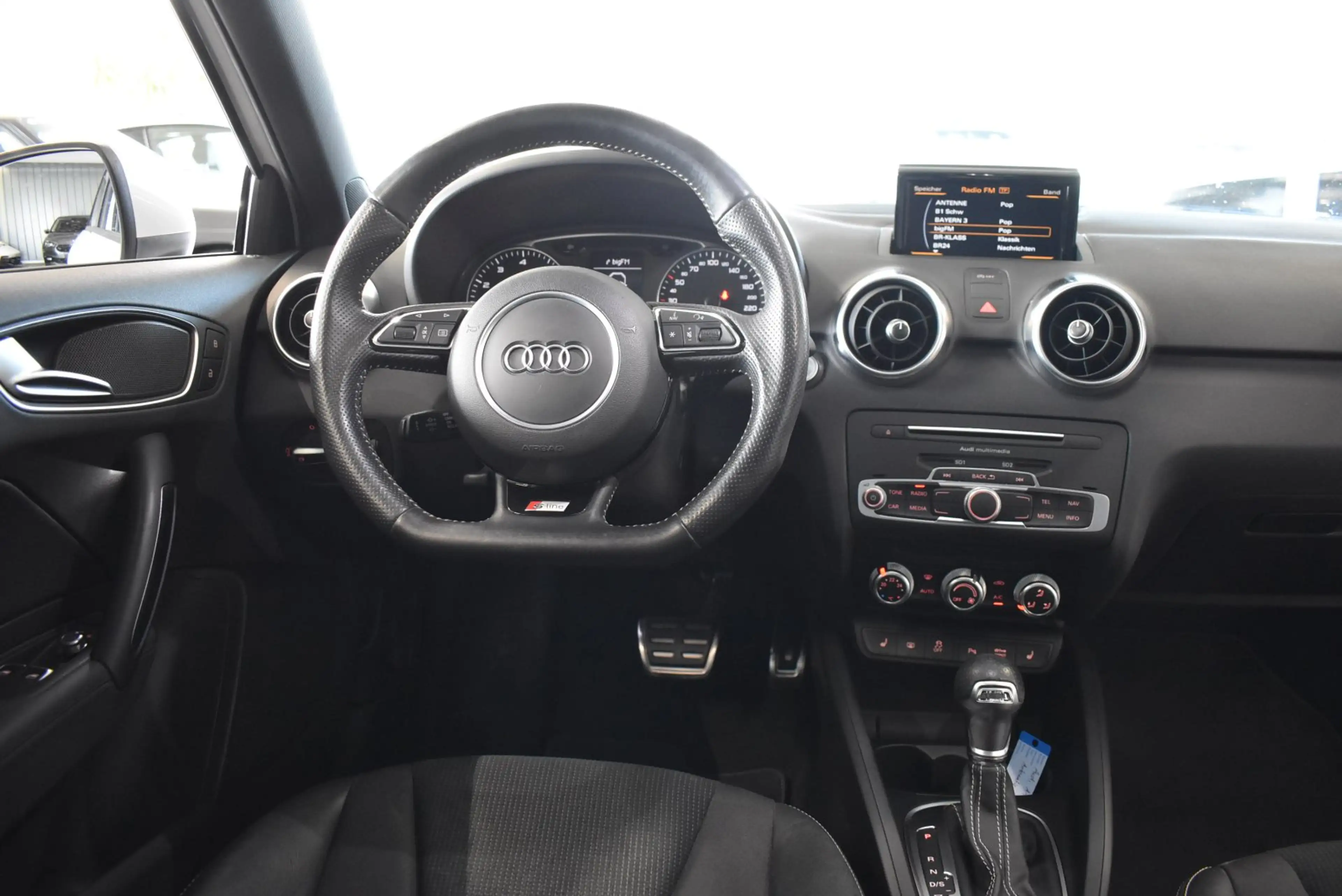 Audi A1 1.8 TFSI sport S-Line Xenon 18 Zoll Rotor Panodach — photo 15