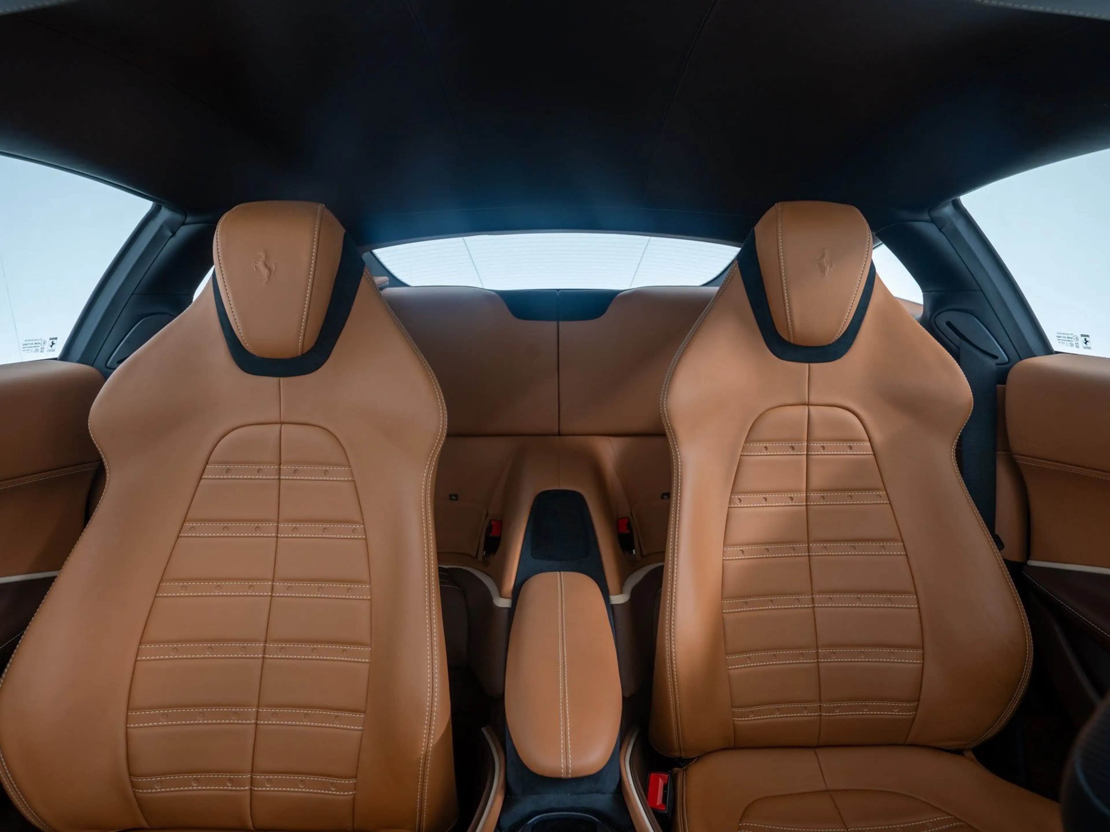 Ferrari Roma FERRARI SINGEN — photo 10