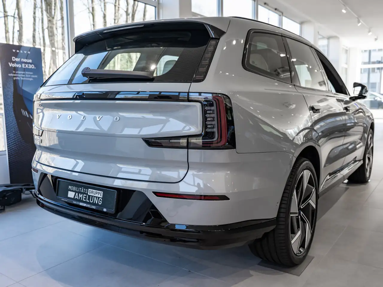 Volvo EX90 2026