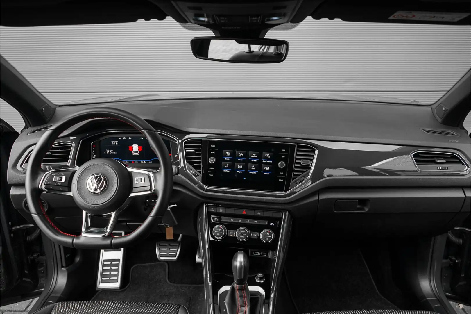 Volkswagen T-Roc 1.5 TSI 150PK DSG R-Line Beats 19" Gris - 2