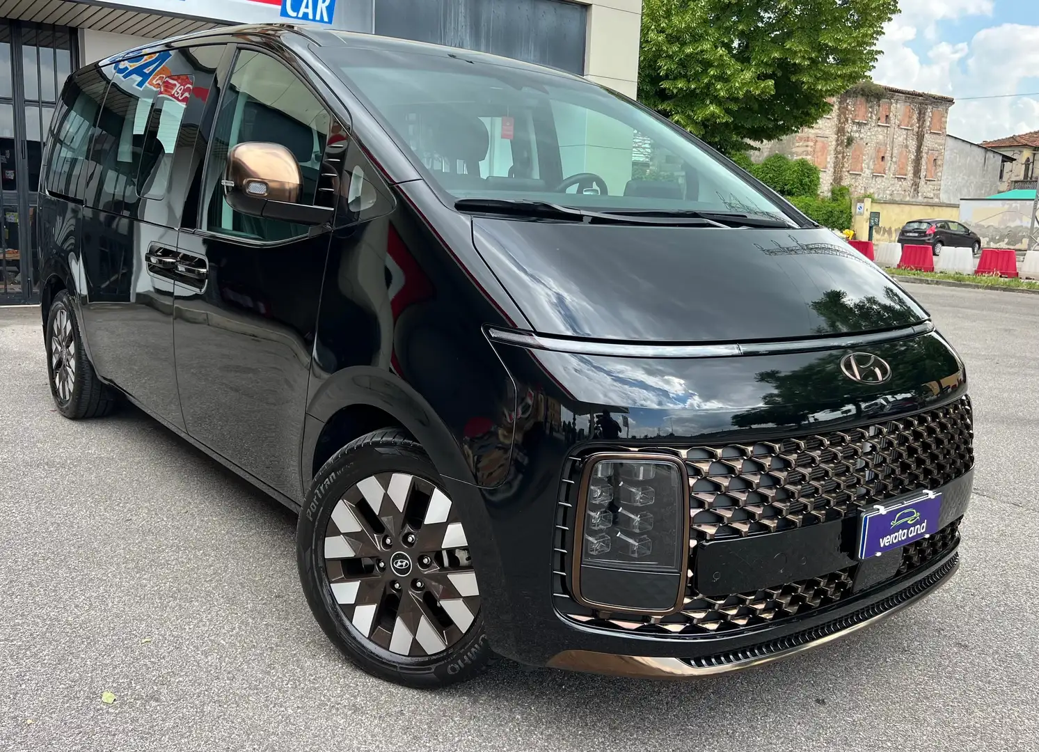Hyundai STARIA Staria 2.2 Luxury awd auto Negru - 1
