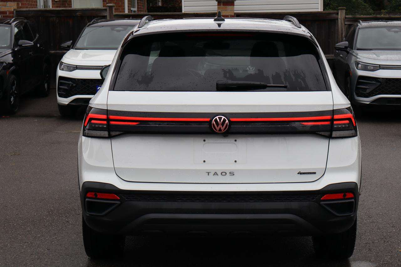 2026 Volkswagen Taos Comfortline Black Edition 4MOTION — photo 5