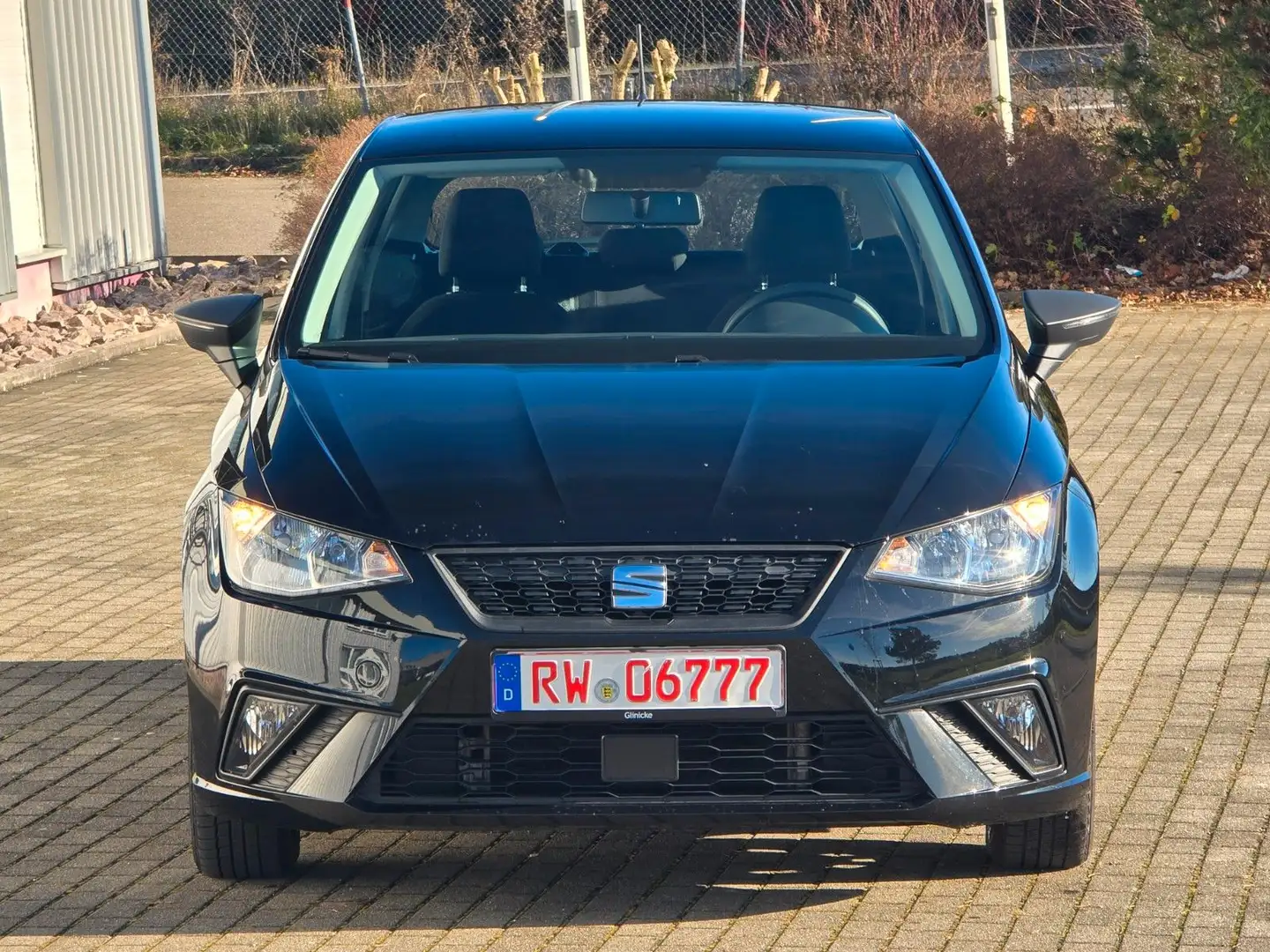 SEAT Ibiza Reference 1.0 TSI/NAVI/ALU/GRA/PDC/1 HAND Noir - 2