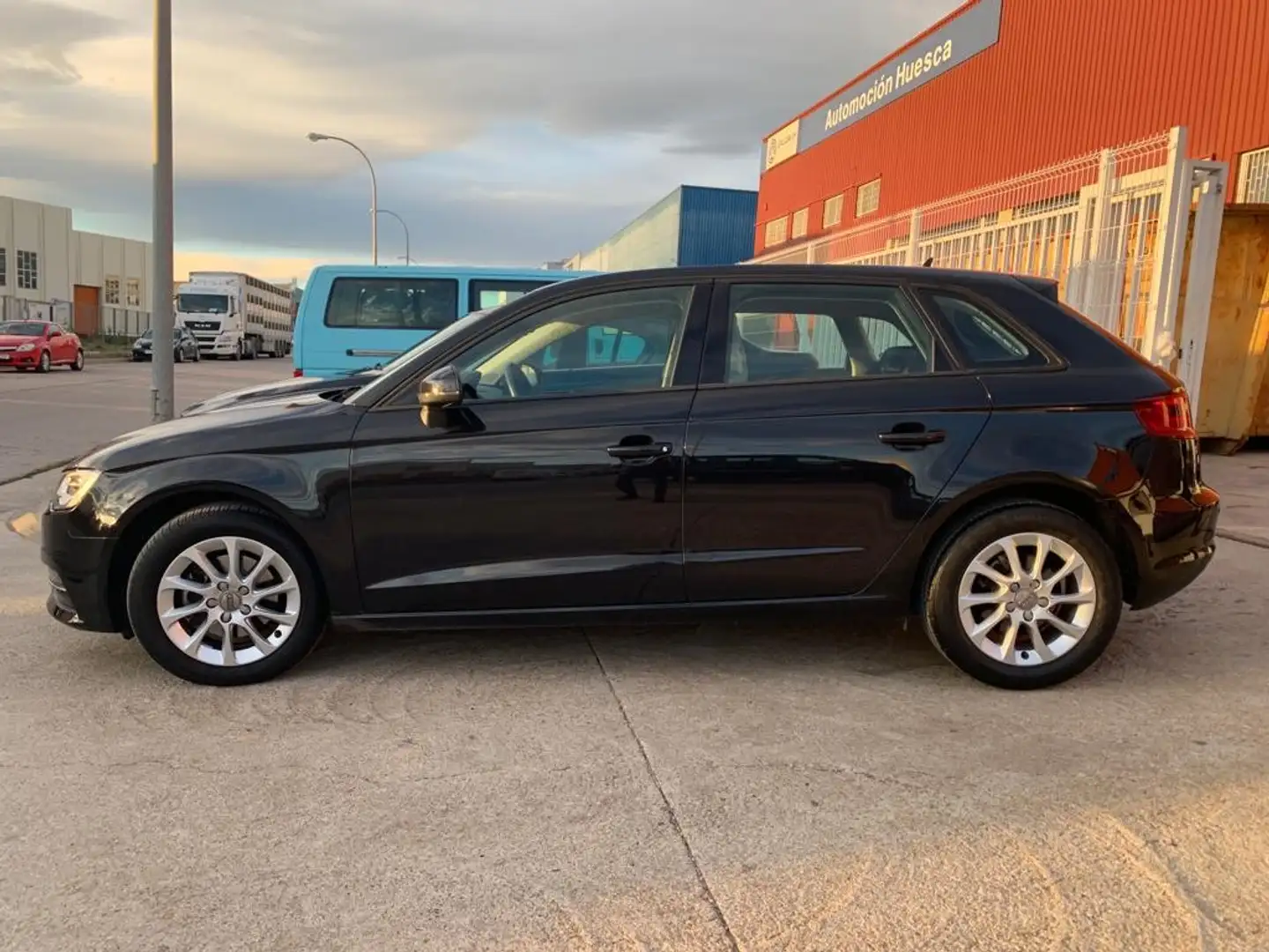 Audi A3 Sportback 1.6TDI Attraction S-Tronic 105 - 2