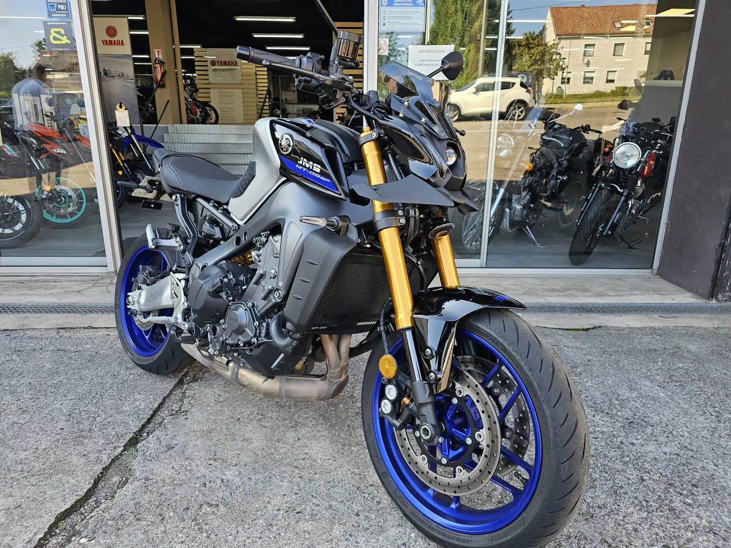 Yamaha MT-09 Gris - 2