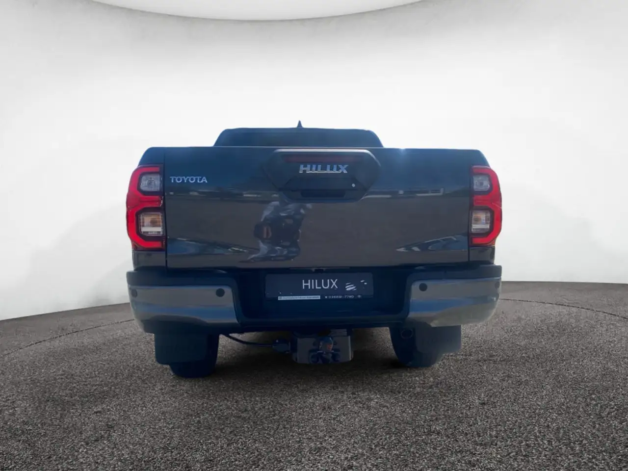 Toyota Hilux 2.8 Double Cab Invincible 4x4 Winterräd 5