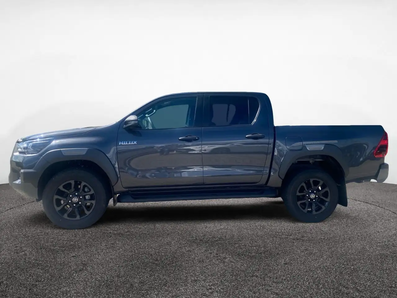 Toyota Hilux 2.8 Double Cab Invincible 4x4 Winterräd 3