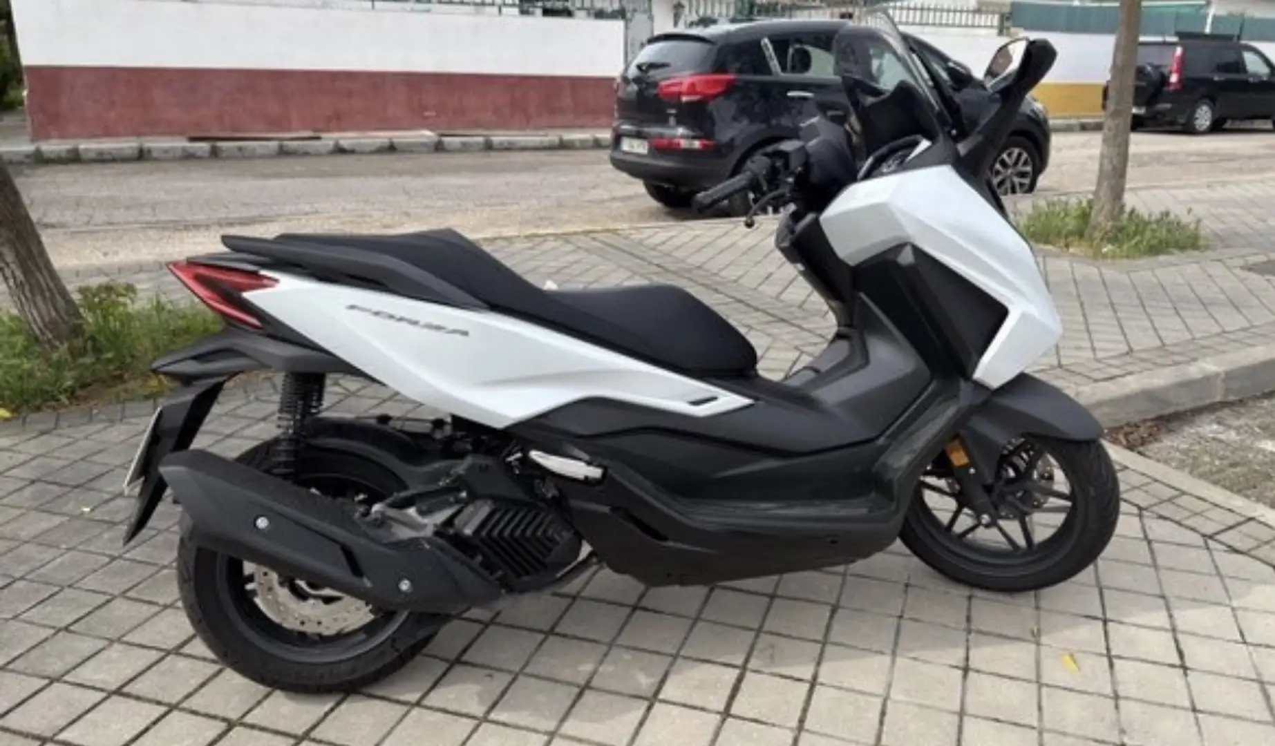 Honda Forza 125 Blanco - 2