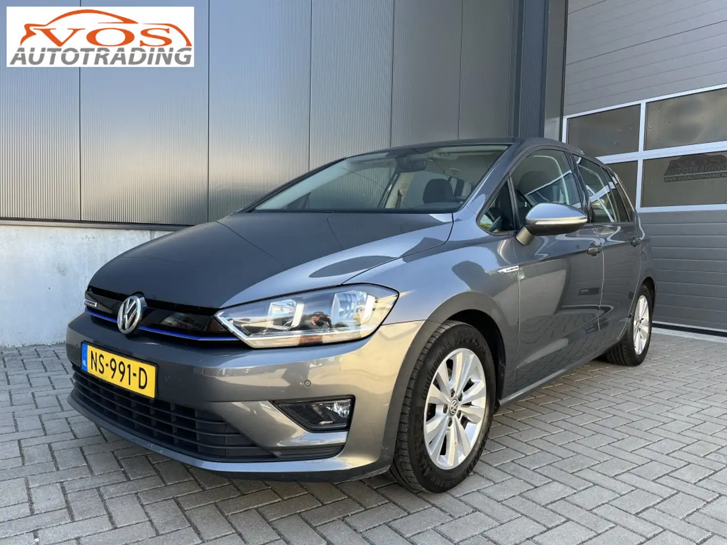 Volkswagen Golf Sportsvan 1.0 TSI Comfortline Grijs - 1