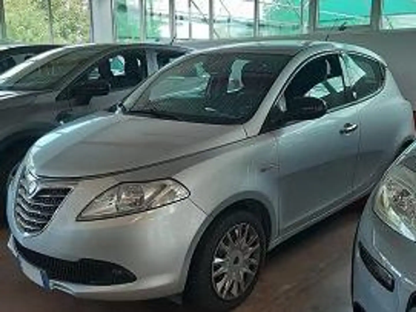 Lancia Ypsilon Ypsilon 1.2 8v Gold ecochic Gpl 69cv Gris - 2