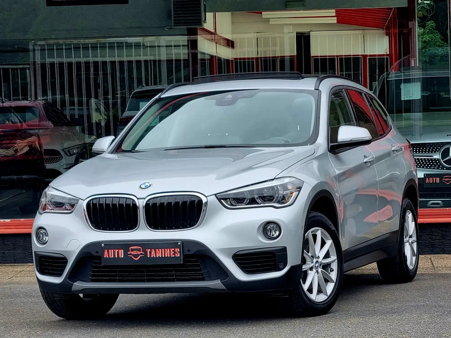 BMW X1 X1 2.0 d / Boite auto / Toit pano / Cuir / Led ... Grau - 1