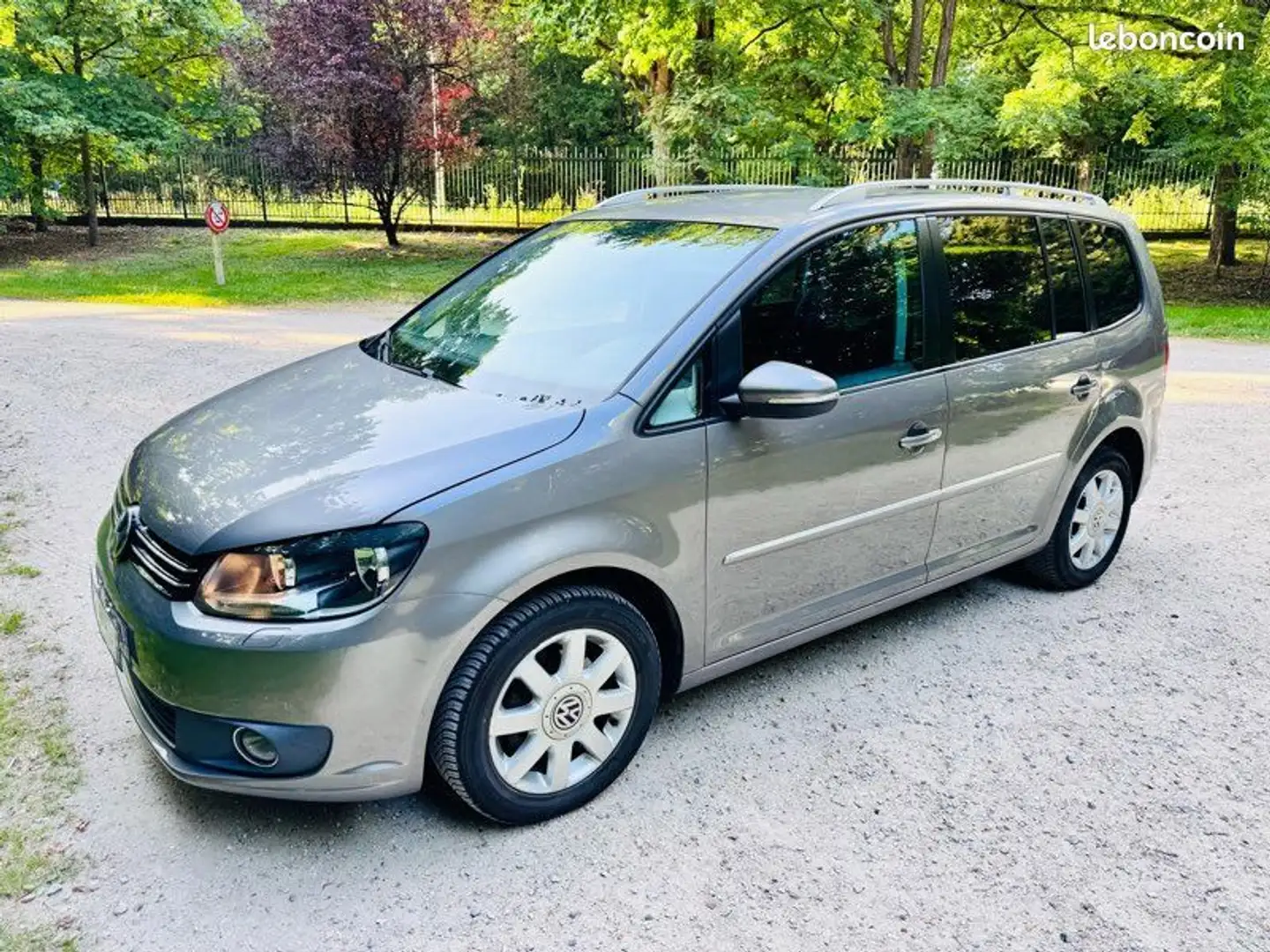 Volkswagen Touran 1.6 tdi 105 highline 7 places Gris - 1