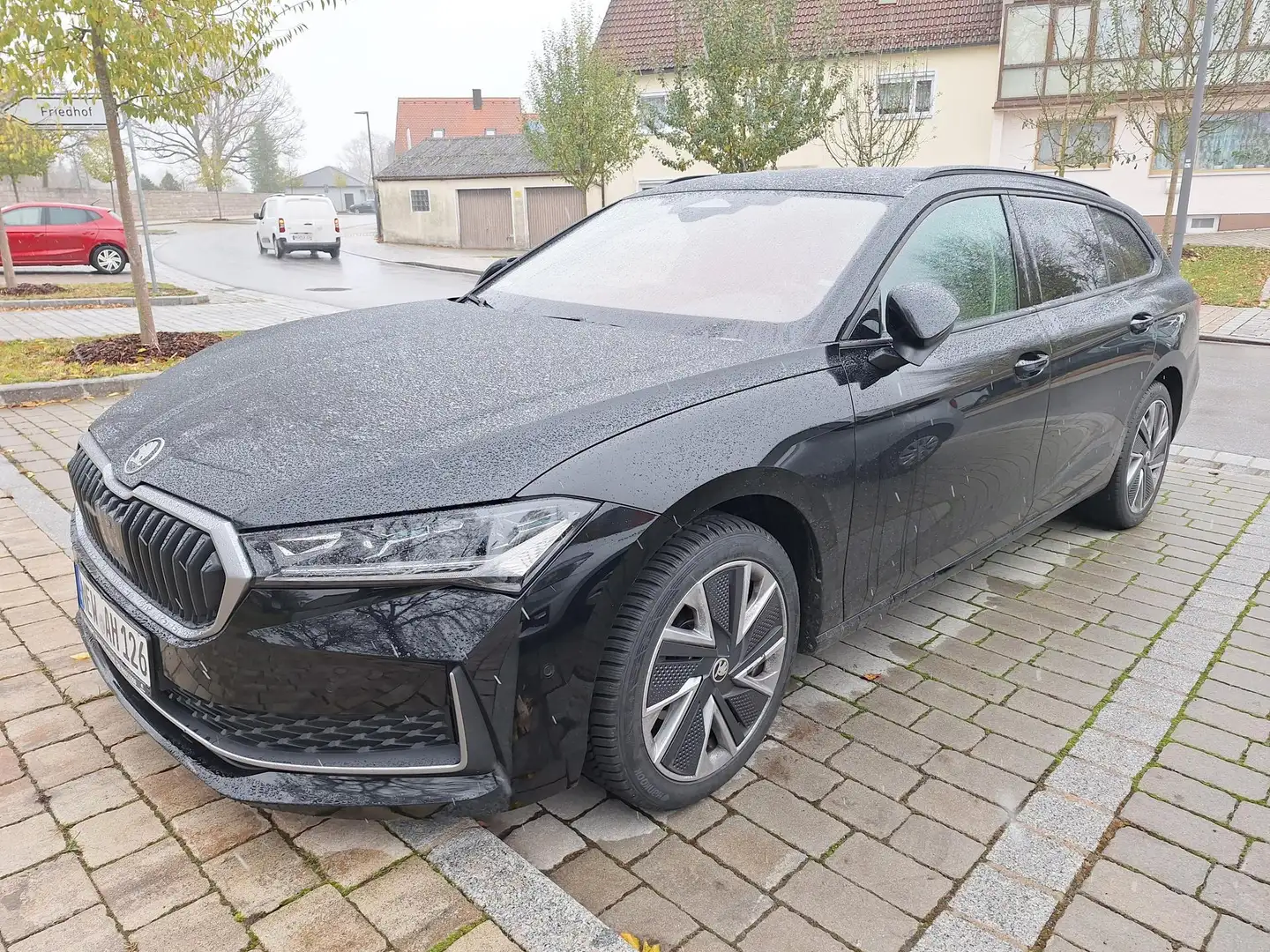 Skoda Superb Combi 1.5 TSI mHEV DSG Selection 110 kW (150 PS... Schwarz - 2