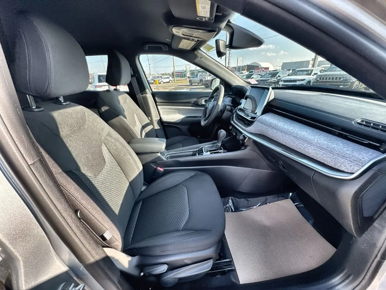 Jeep Compass photo Jeep Compass