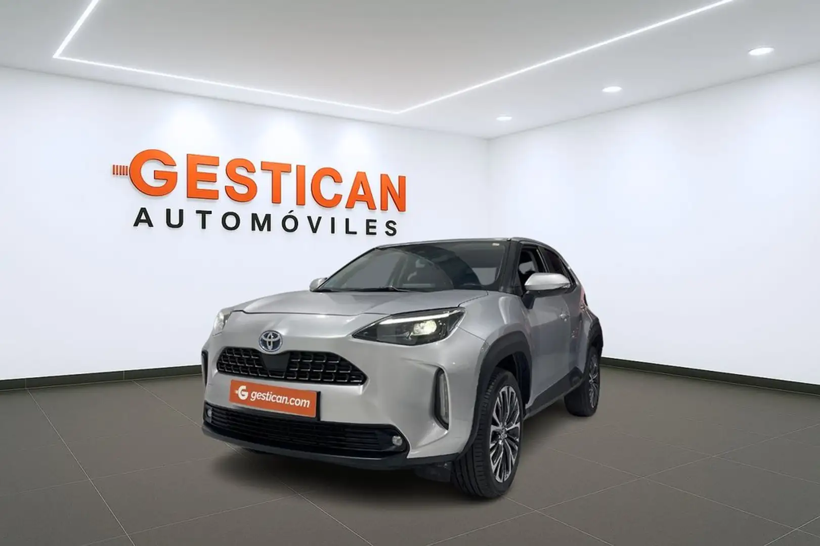 Toyota Yaris Cross 120H Style Gris - 1