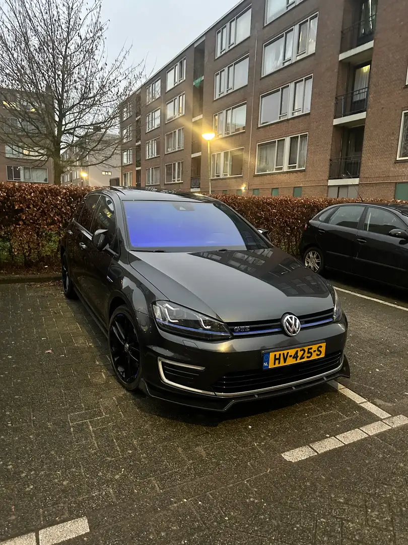 Volkswagen Golf 1.4 TSI GTE Zwart - 1