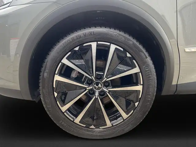 DS Automobiles DS 7 Crossback view 9
