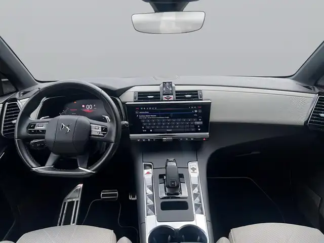 DS Automobiles DS 7 Crossback view 11