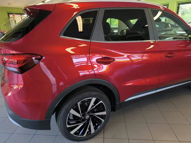 MG ZS view 7