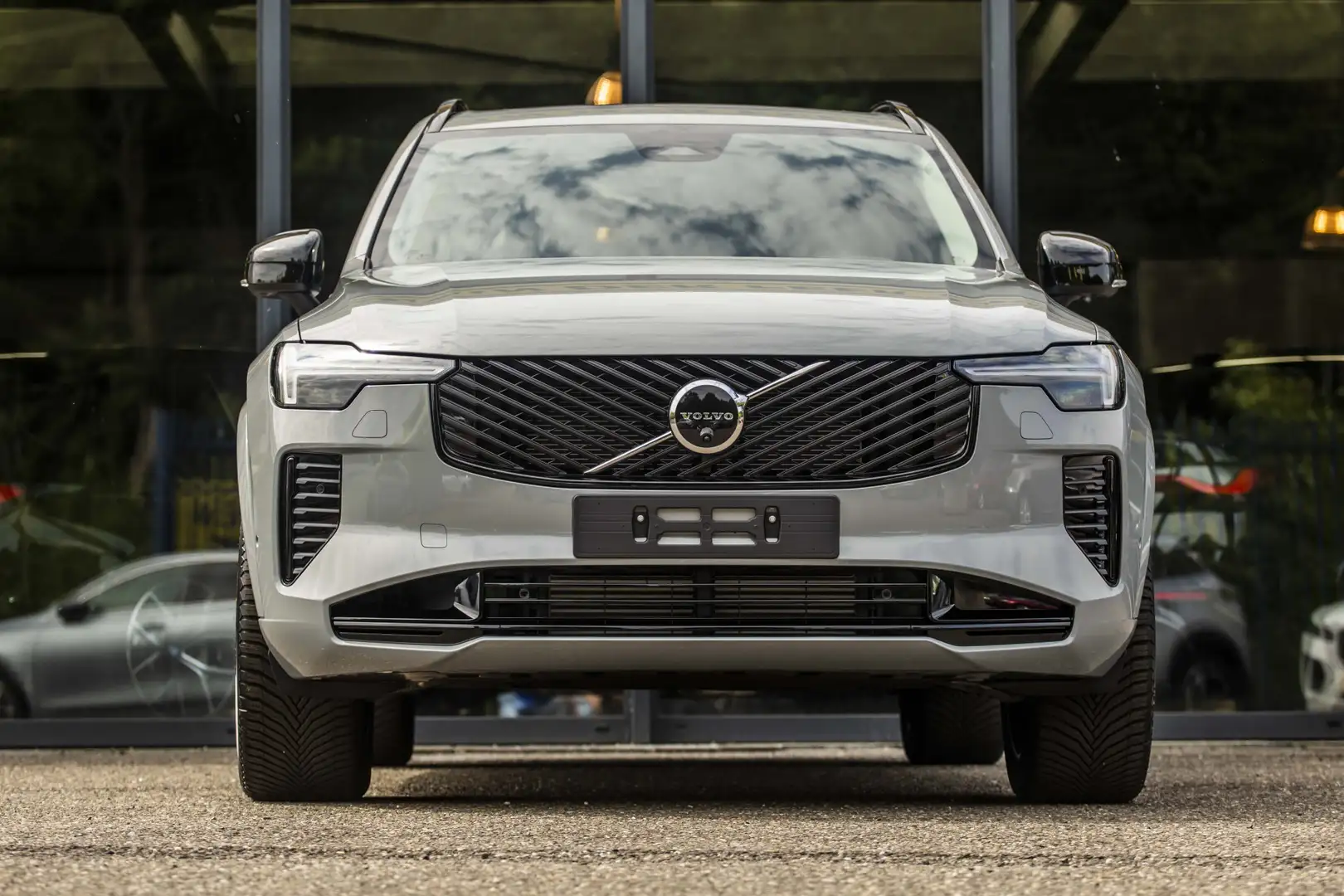 Volvo XC90 2.0 T8 Plug-in hybrid AWD Ultra Dark Gris - 2