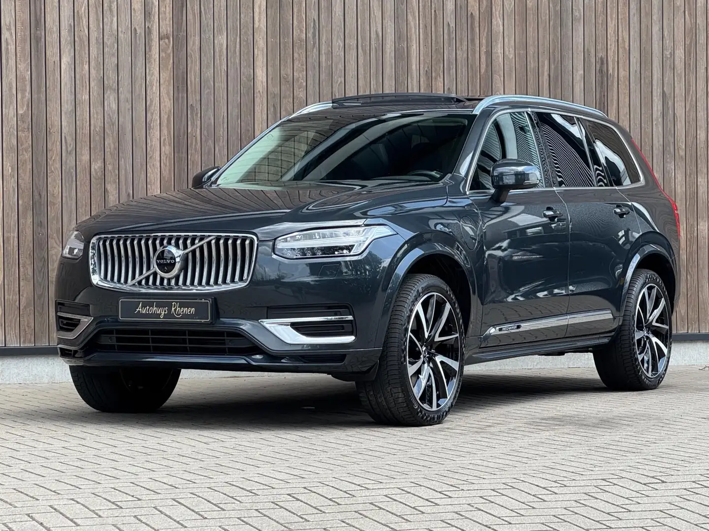 Volvo XC90 2.0 T8 Recharge AWD Inscription / Pano / Trekhaak Grijs - 2