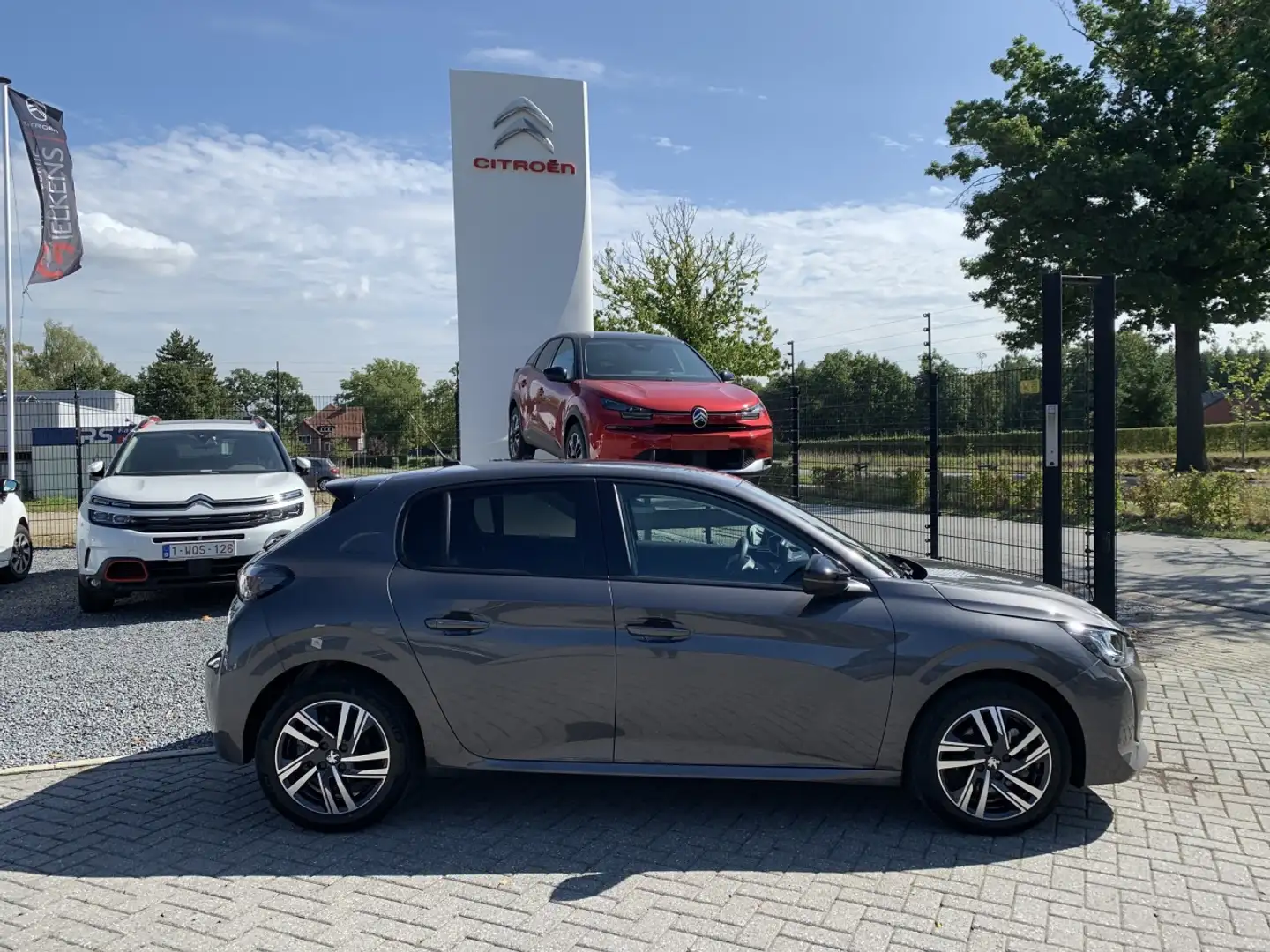 Peugeot 208 1.2 Turbo 100 Allure Pack Grijs - 1