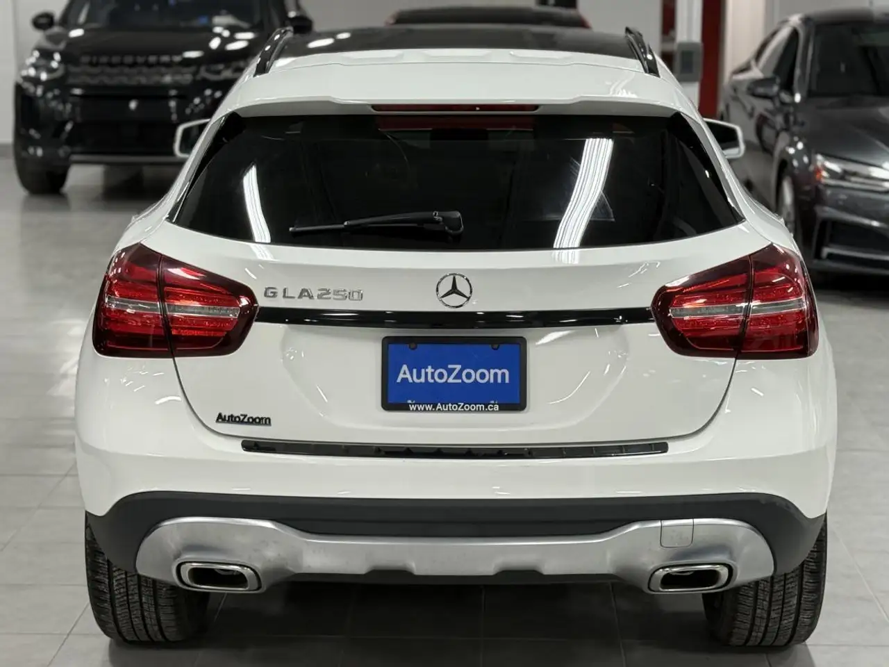 Mercedes-Benz GLA снимка Mercedes-Benz GLA