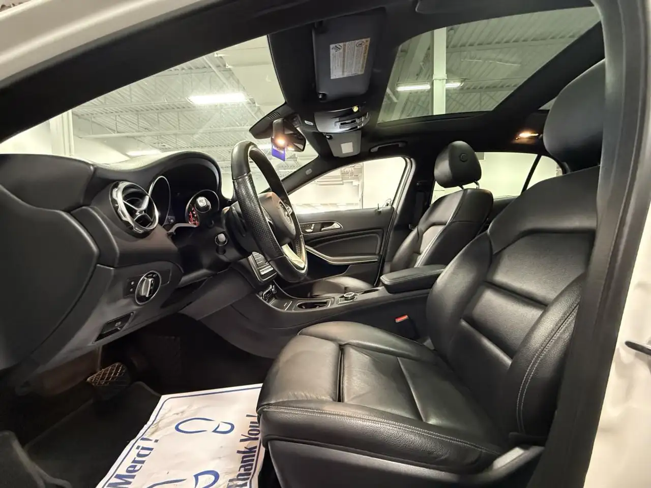 Mercedes-Benz GLA снимка Mercedes-Benz GLA
