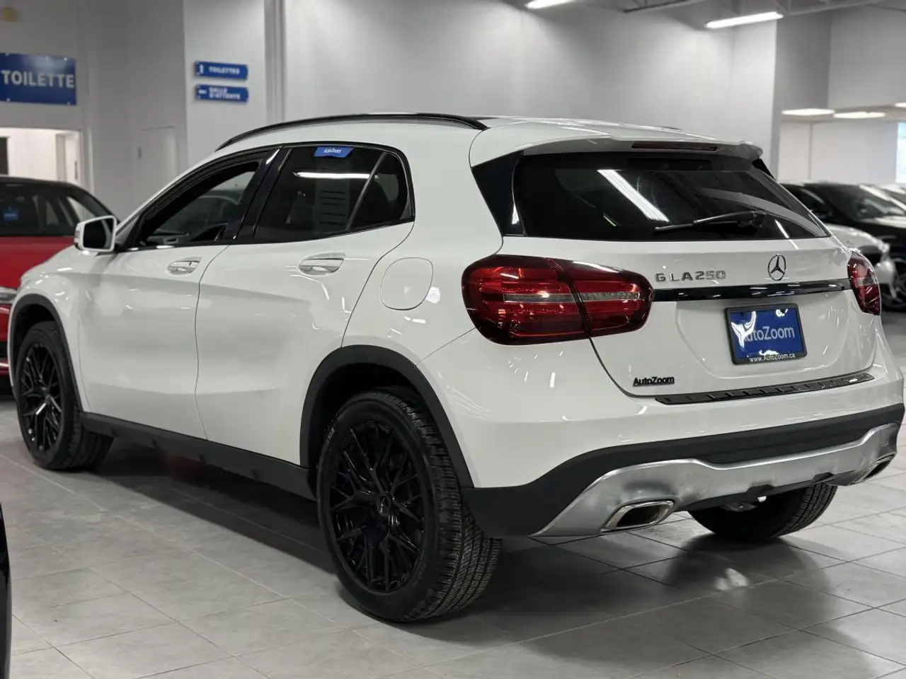 Mercedes-Benz GLA снимка Mercedes-Benz GLA