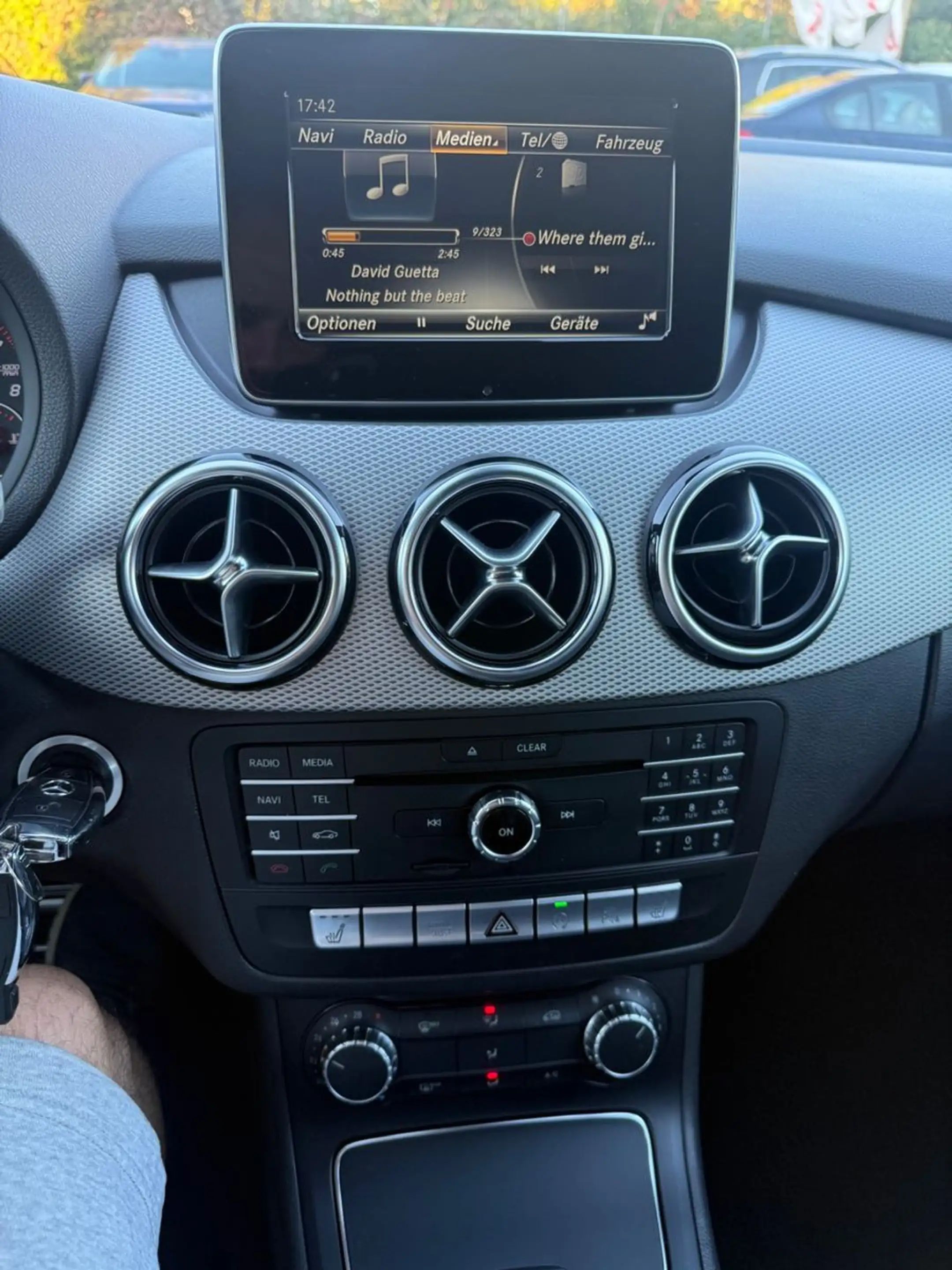 Mercedes-Benz B 200 Score Automatik AHK Navi Tempomat H&K — photo 10