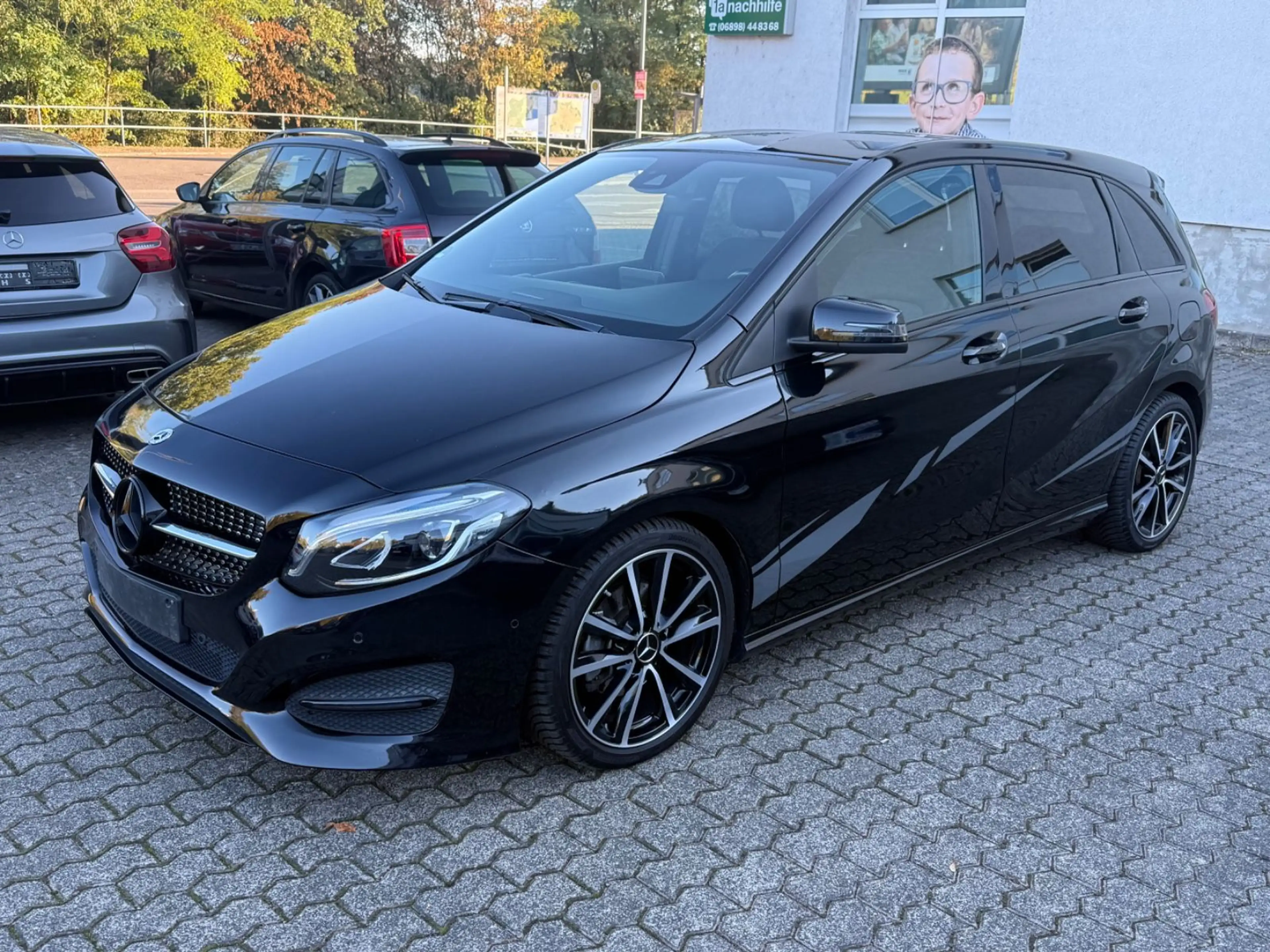Mercedes-Benz B 200 Score Automatik AHK Navi Tempomat H&K