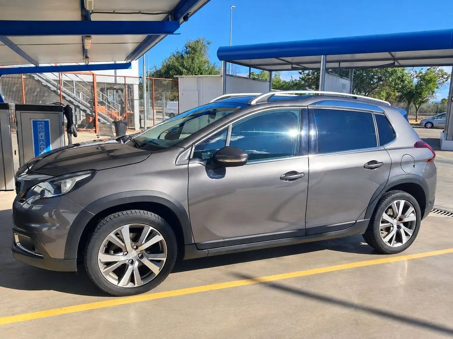 Peugeot 2008 2008 1.5 BlueHDI S Gris - 2