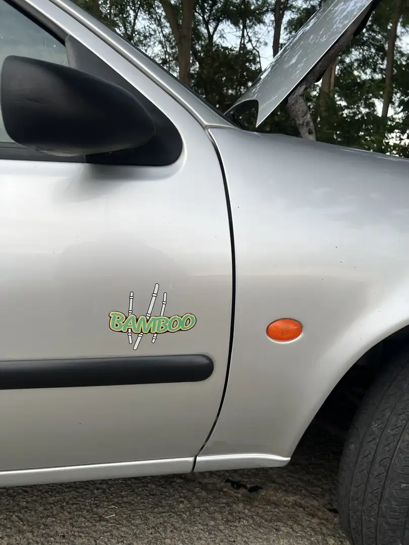 Mazda 121 1.3i Si - 2