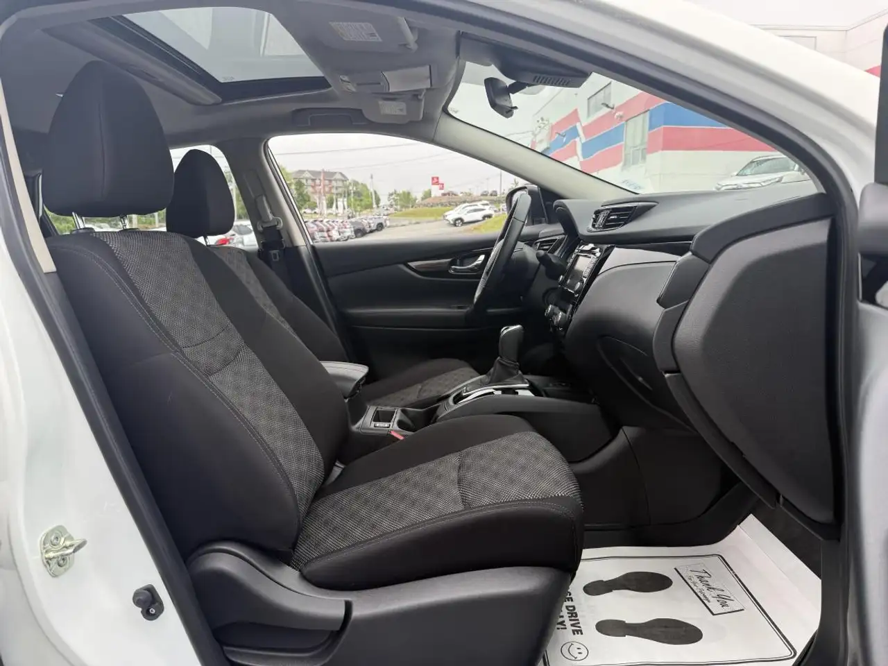 Nissan Qashqai photo Nissan Qashqai