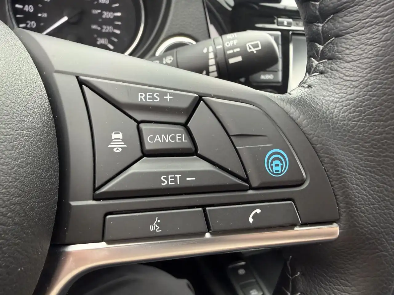 Nissan Qashqai photo Nissan Qashqai