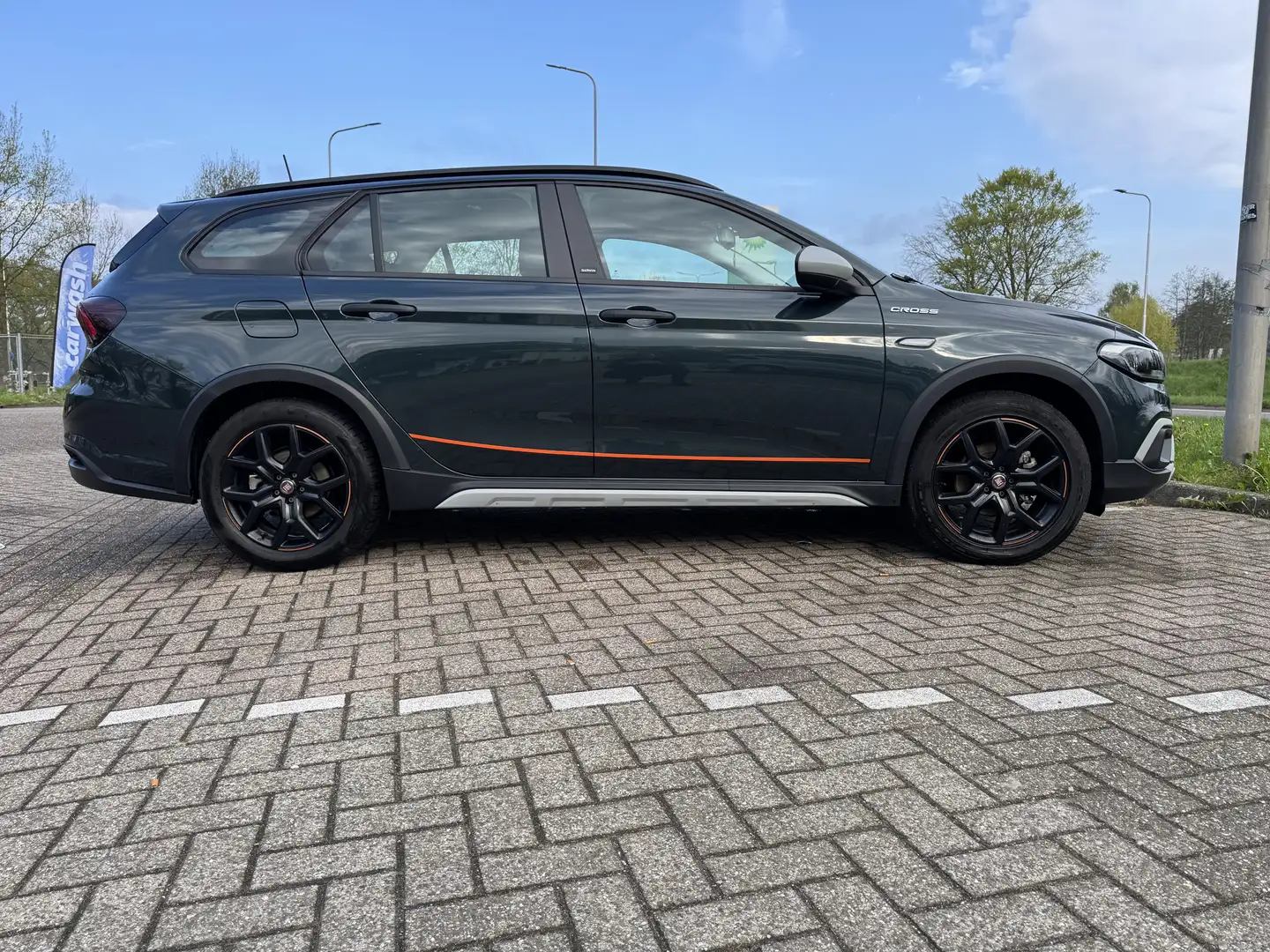 Fiat Tipo Cross Stationwagon Garmin 1.5 Hybrid benzine Groen - 1