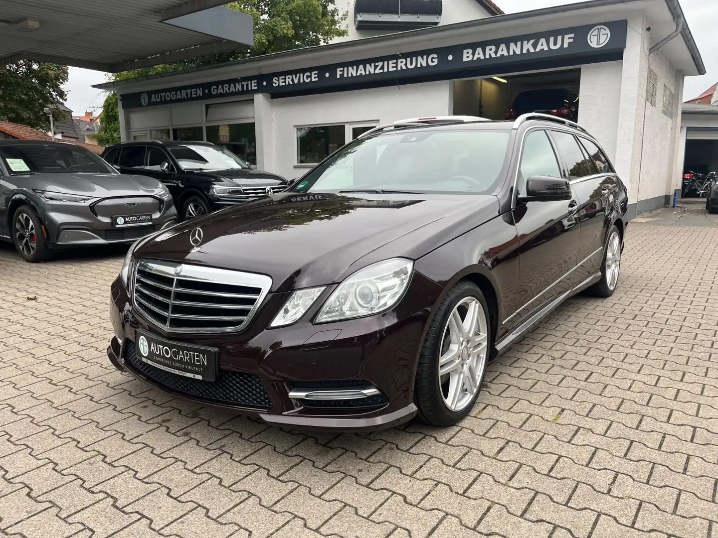 Mercedes-Benz E 300 CDI BlueEfficiency AMG Line/Tüv neu Braun - 1