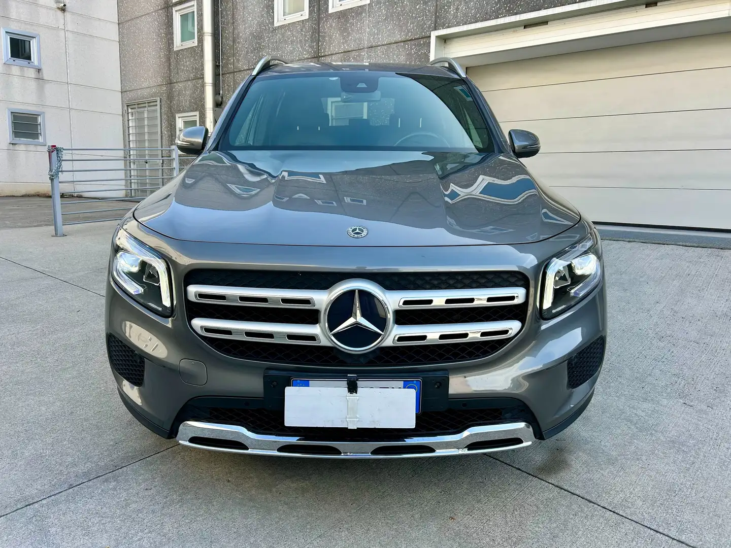 Mercedes-Benz GLB 200 GLB 200 Sport auto Grigio - 2