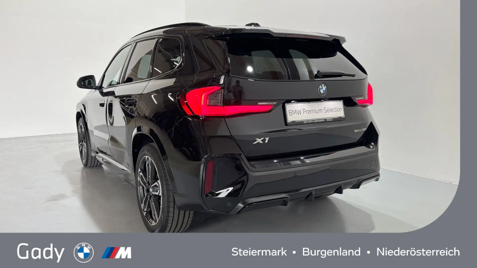 BMW X1 sDrive18i Schwarz - 2