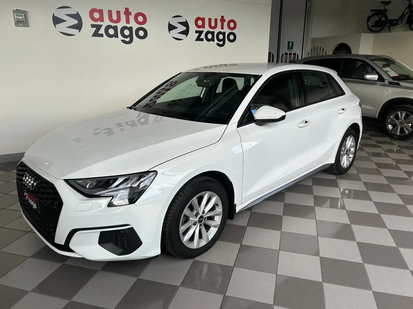 Audi A3 Sportback 35 1.5 Tfsi 150cv Sport Wit - 1