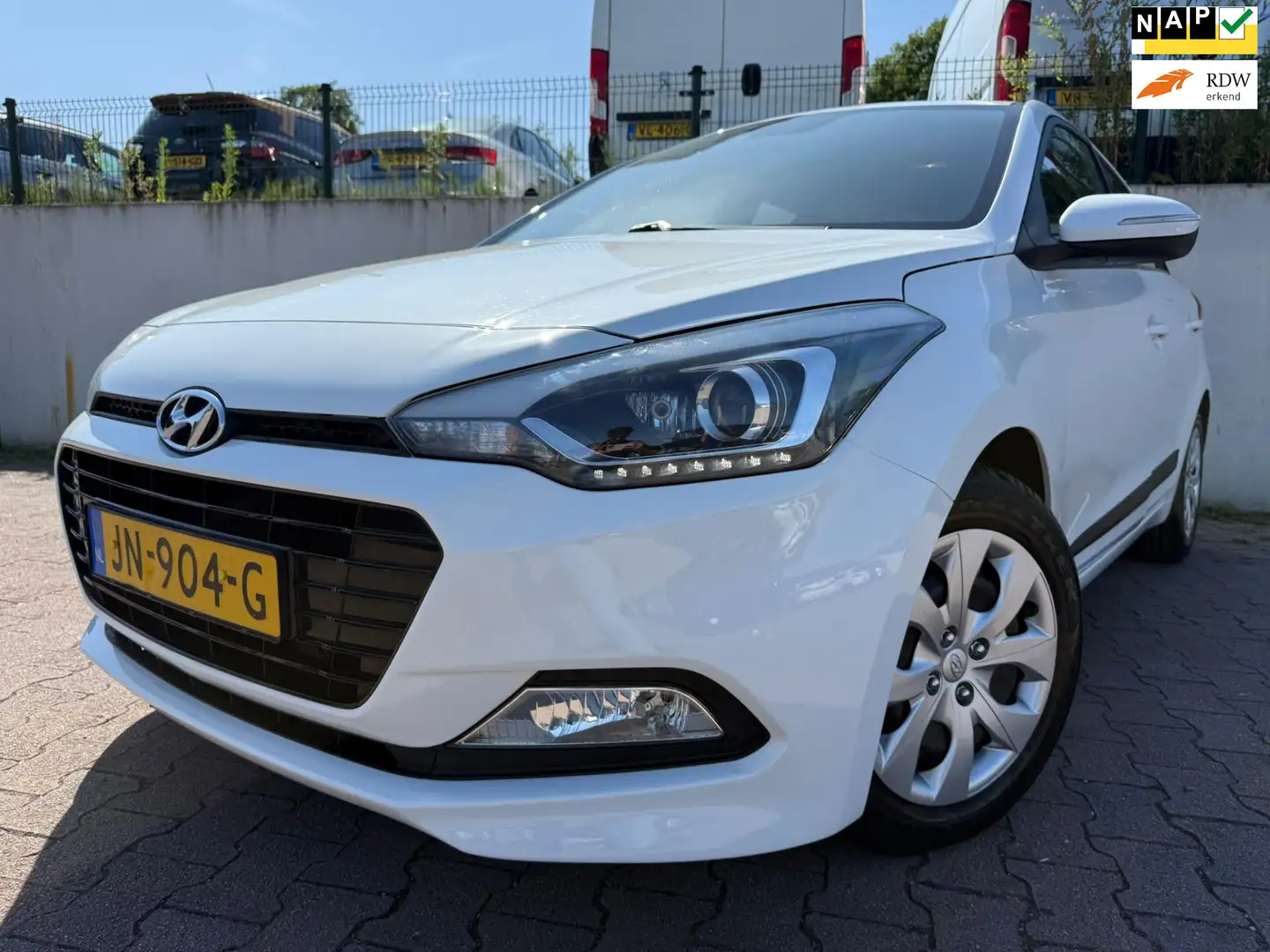 Hyundai i20 1.0 T-GDI i-Motion/AIRCO/CRUISE/ZEER NETTE AUTO/NL Wit - 1