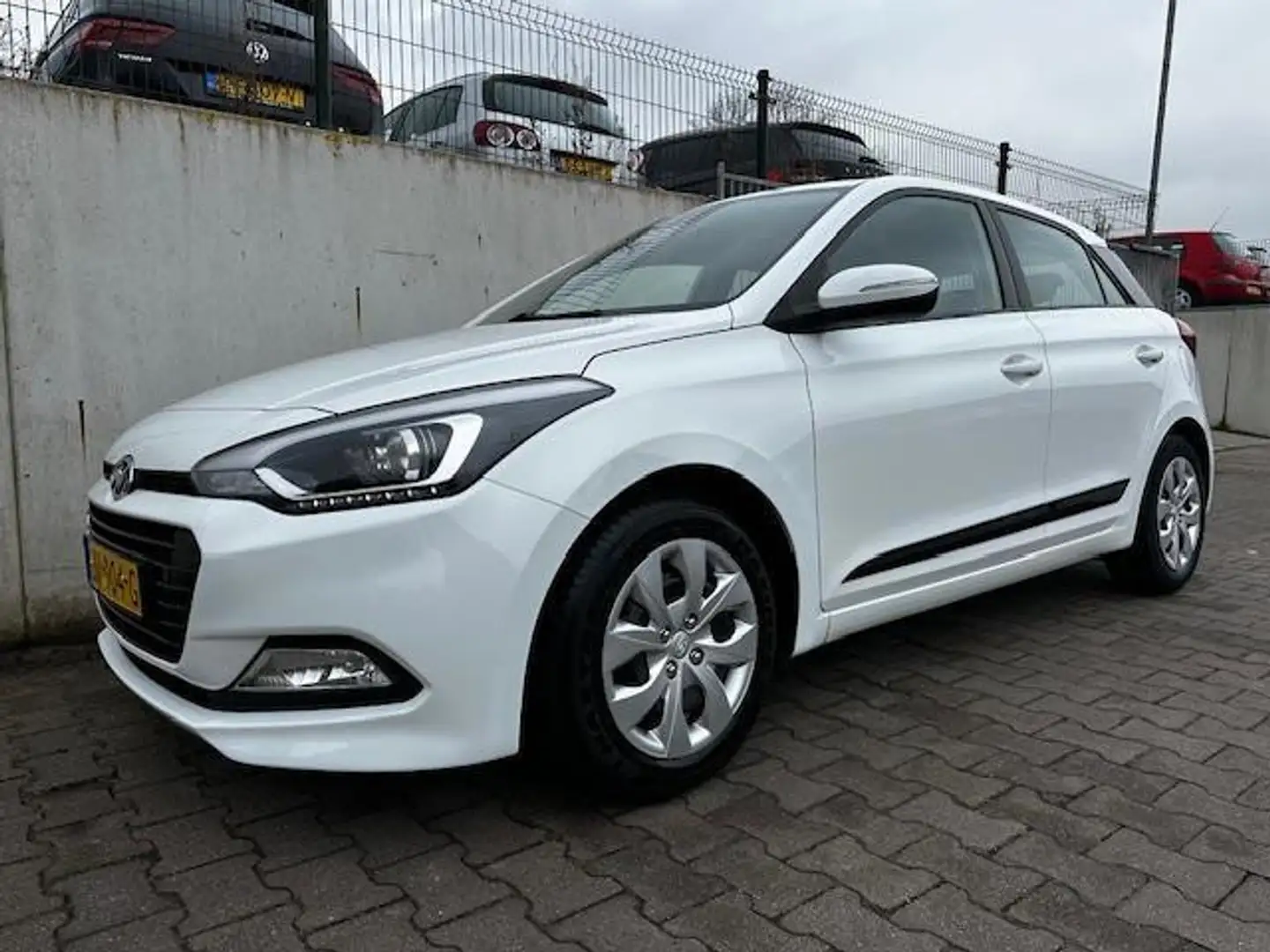 Hyundai i20 1.0 T-GDI i-Motion/AIRCO/CRUISE/ZEER NETTE AUTO/NL Wit - 2