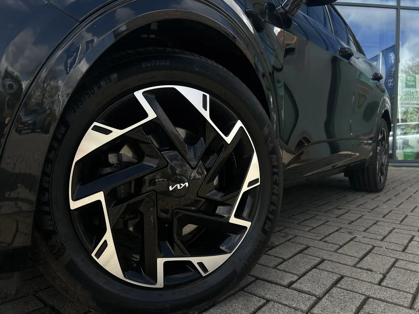 Kia Sportage 1.6 T-GDi Plug-in Hybrid AWD GT-Line | Trekhaak | Zwart - 2